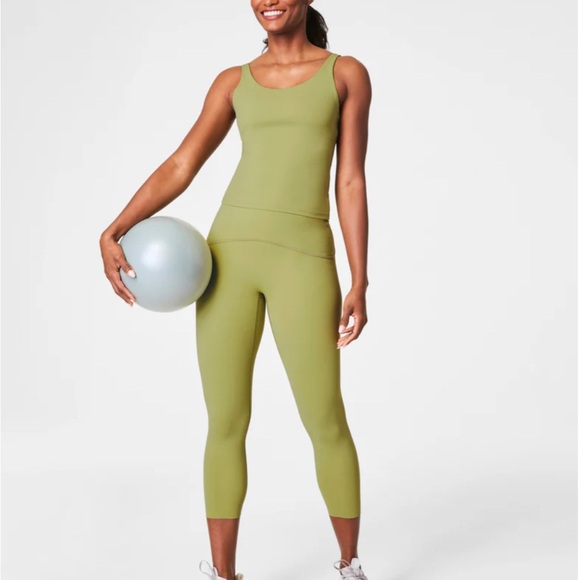 SPANX Pants - SPANX Booty Boost 7/8 leggings NWT SZ XS color CYPRESS